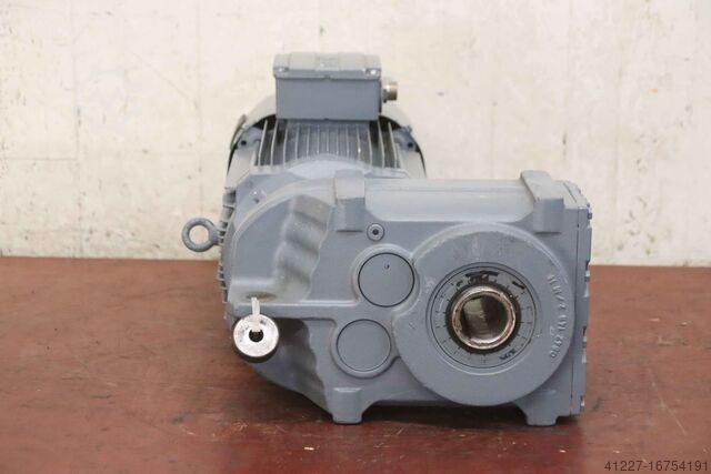 Gear motor 4 kW 189 rpm SEW-Eurodrive FA57/G DRE132S4BE5/TF