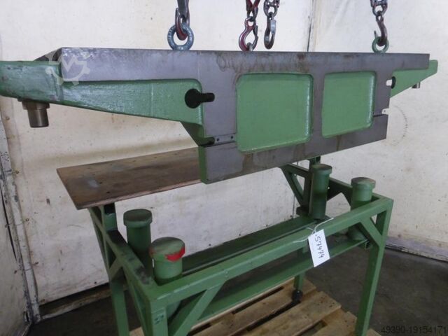 Aufspannplatte, Maschinentisch mit Metallunterbau; Aufspanntisch, Montagetisch, schwerer Werktisch,