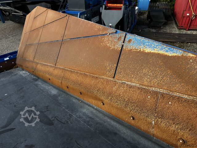 Heavy-duty screening plant / Scalper Kleemann MOBISCREEN MSS 802i EVO