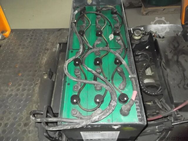 Tow tractor STILL R