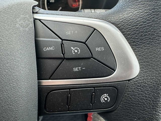 Pritschenwagen IVECO Daily 35S14 Pritsche+Plane *AHK*Ladekran*7-Sitze