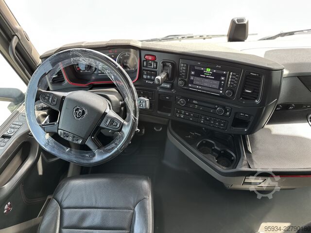 Standard tractor unit SCANIA S 660