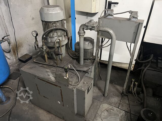 5-Achs-Vertikal-Bearbeitungszentrum HERMLE C800U