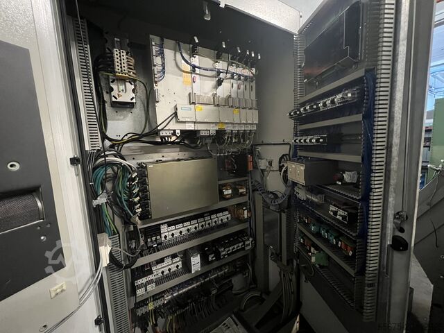 5-Achs-Vertikal-Bearbeitungszentrum HERMLE C800U