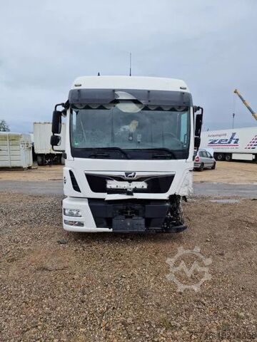 Box van MAN BL UNFALL Koffer Langes Haus Klima