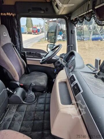 Box van MAN BL UNFALL Koffer Langes Haus Klima