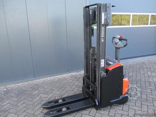 Hochhubwagen TOYOTA SWE140