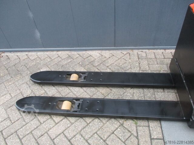 Niederhubwagen BT LWE 180