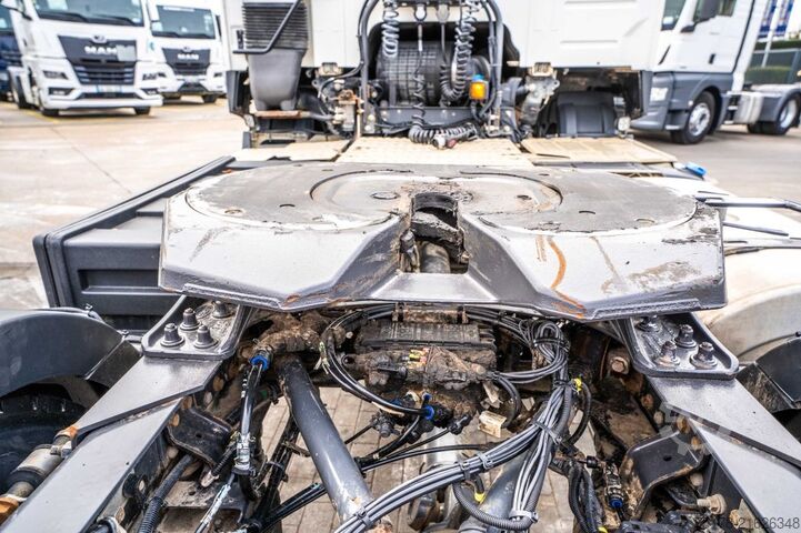 Standard tractor VOLVO FMX 460 GLOB VEB+