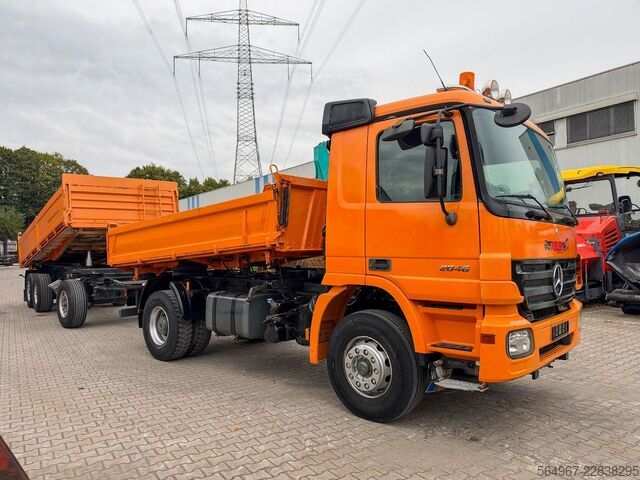 Dreiseitenkipper LKW MERCEDES-BENZ 2048 Actros MP2 + Kögel AK24