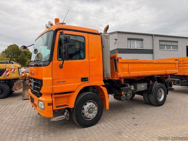 Dreiseitenkipper LKW MERCEDES-BENZ 2048 Actros MP2 + Kögel AK24