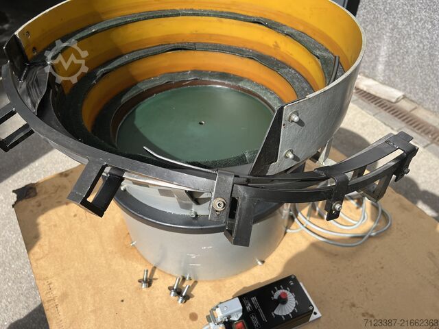 Vibrationsförderer RNA SRC-N 400-2L und SLL 400-600