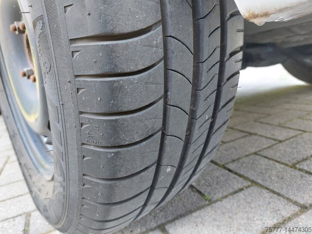 Van FORD Fiesta 1,1-Klima-Spurhalte-PDC-MFL-1Hd-Bluetooth