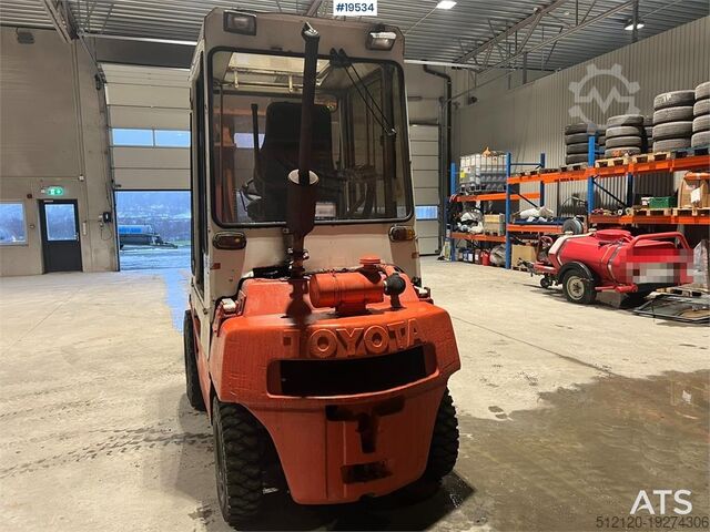 Forklift Toyota 02-3FD33 forklift WATCH VIDEO