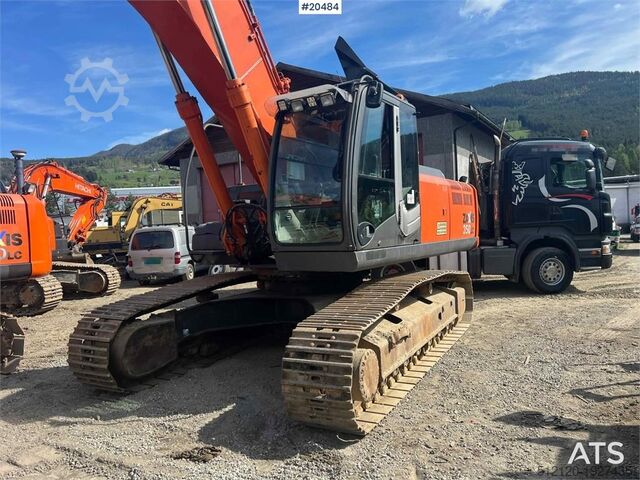 Crawler excavator Hitachi zx350LC-3 excavator w/ toothed bucket. WATCH VIDEO