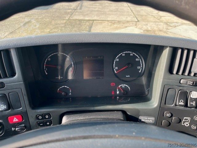 LKW mit Pritsche (offen) SCANIA P320 CB 4x4 Doka AHK Klima 9-Sitze Aut. Stdhz.