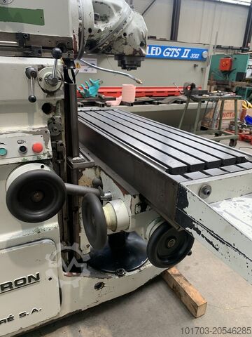 Universal-Fräsmaschine HURON NU4