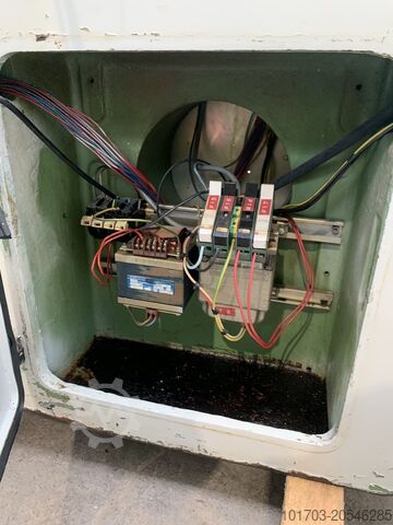 Universal-Fräsmaschine HURON NU4