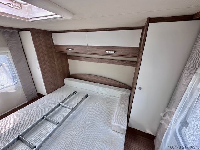 Teilintegriertes Wohnmobil CARADO T 449 *Queensbett-Hubbett-Sat-TV*