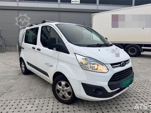 Panel van Ford Transit 4x2 Van with 2 Sets of Tires