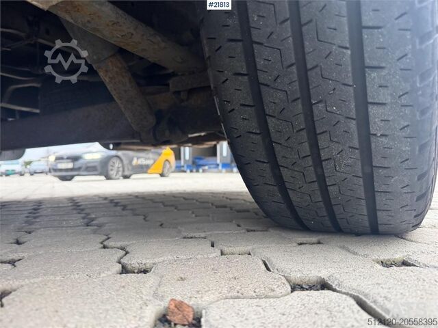 Panel van Ford Transit 4x2 Van with 2 Sets of Tires