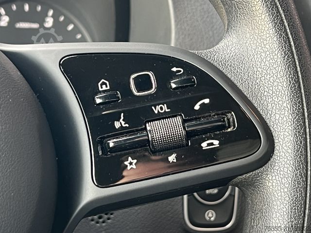 Transporter mit Koffer MERCEDES-BENZ Sprinter 315 CDI 4,4m Koff+LBW Klima Kamera MBUX
