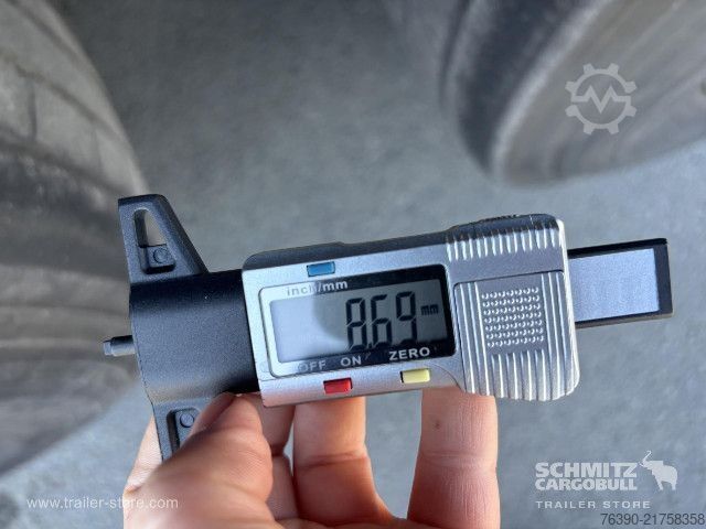 Auflieger mit Pritsche & Plane Schmitz Cargobull Semitrailer Curtainsider Standard