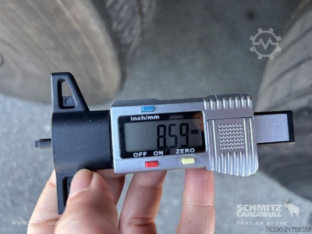 Auflieger mit Pritsche & Plane Schmitz Cargobull Semitrailer Curtainsider Standard