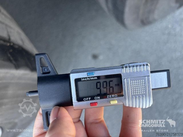 Auflieger mit Pritsche & Plane Schmitz Cargobull Semitrailer Curtainsider Standard