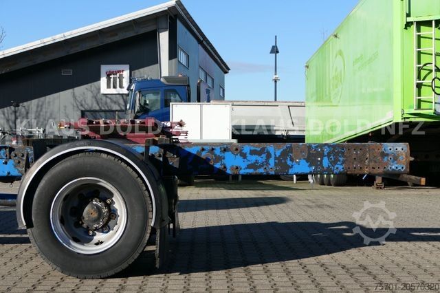 Truck chassis RENAULT MIDLUM 220 Fahrgestell alte Tacho