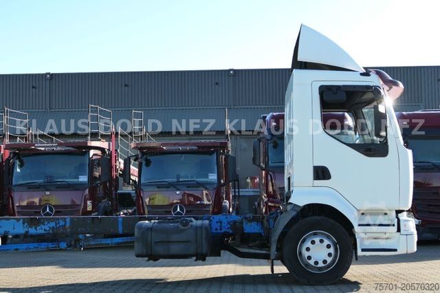 Truck chassis RENAULT MIDLUM 220 Fahrgestell alte Tacho