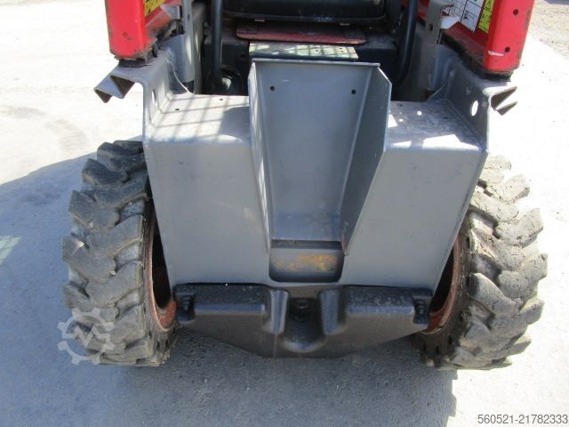 Baggerlader Bobcat S 70 - Kompaktlader mit Schaufel