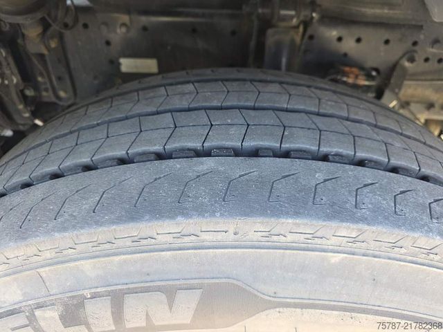 Standard tractor unit MAN 18.500 TGX, retarder, Doppeltank