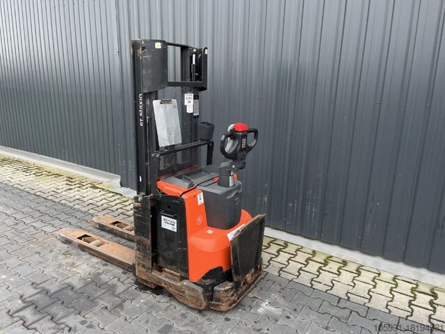 Stand-on stacker BT SWE140