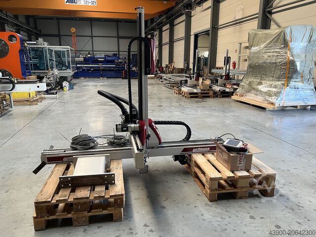 Industrial robot WITTMANN W818