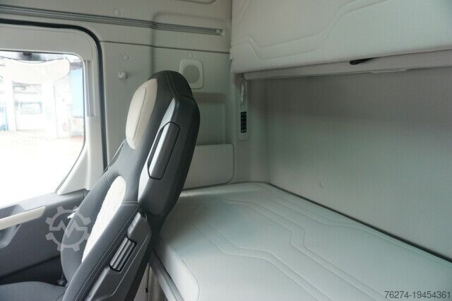 Standard tractor unit Ford Trucks F-MAX 4x2 NEU Sonderpreis Vorführmaschine