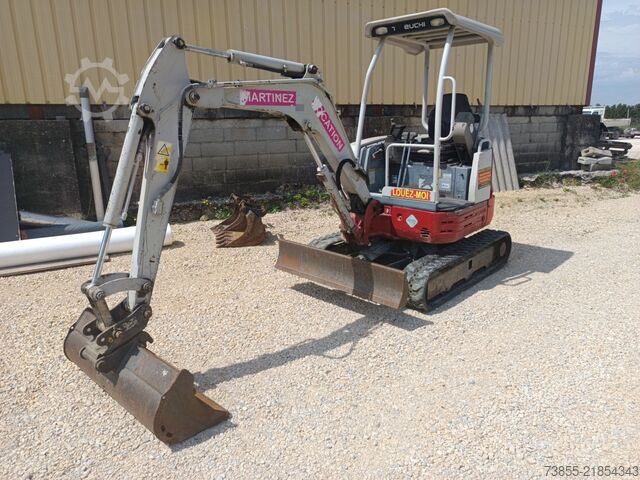 Mini Excavator  < 7t Takeuchi TB23R with 3 excavator buckets