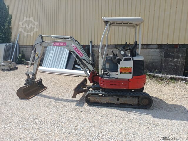 Mini Excavator  < 7t Takeuchi TB23R with 3 excavator buckets