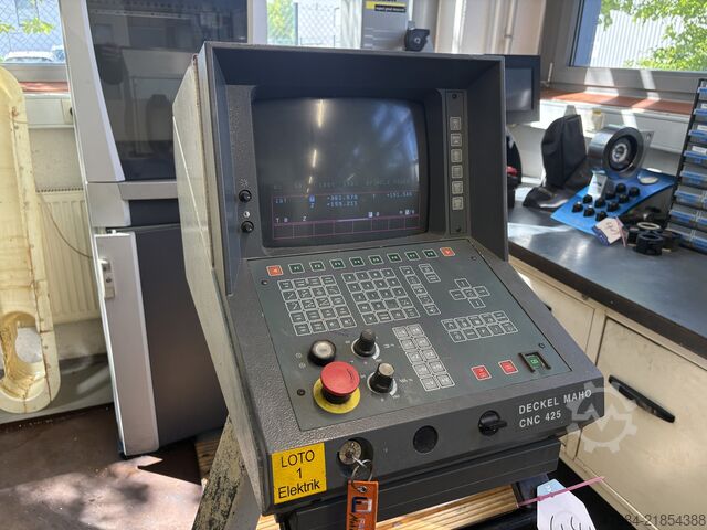 Vertical machining center DECKEL MAHO MH 600 B
