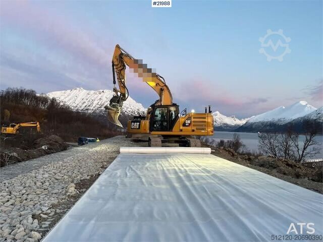 Crawler excavator CAT 323