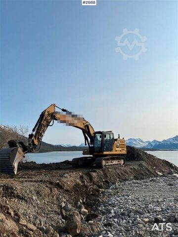Crawler excavator CAT 323