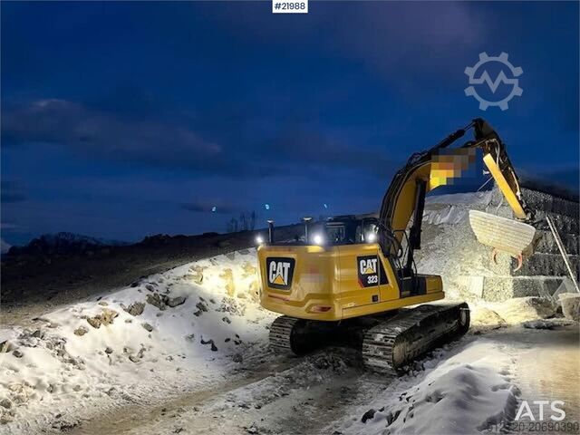 Crawler excavator CAT 323