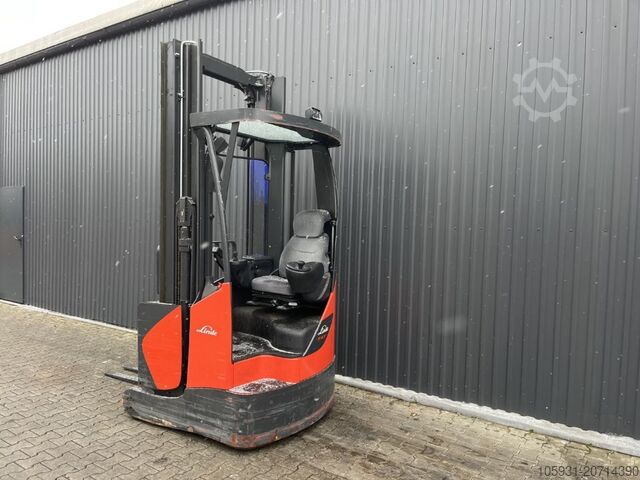 Schubmaststapler Linde R14X-03