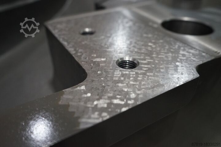 Vertical lathe Hankook VTC-200E