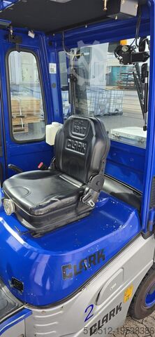 4-wheel forklift CLARK GTS 30