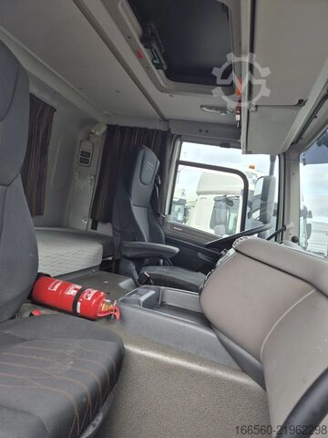 Standard tractor DAF CF 430 FT ZF INTARDER