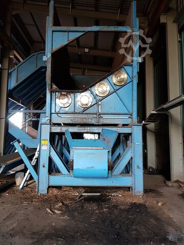 Entrindungs- und Hackmaschine Brunette