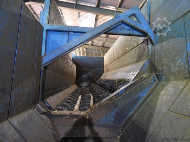 Entrindungs- und Hackmaschine Brunette