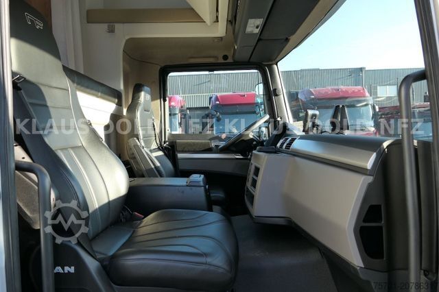 Viehtransporter LKW MAN TGM 18.290 Pferdetransport Wohnwagen Slide-Out