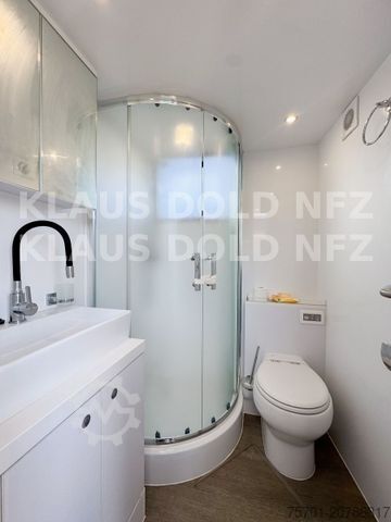 Viehtransporter LKW MAN TGM 18.290 Pferdetransport Wohnwagen Slide-Out